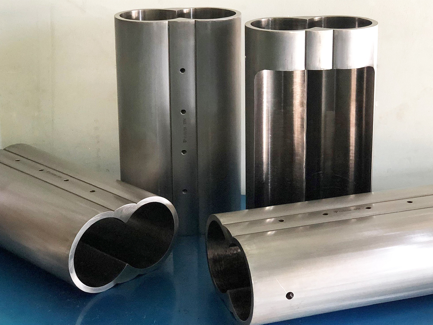 Sản Phẩm Liner Dành Cho Máy Ép Đùn Hai Trục Của Cơ Khí Tiến Phát